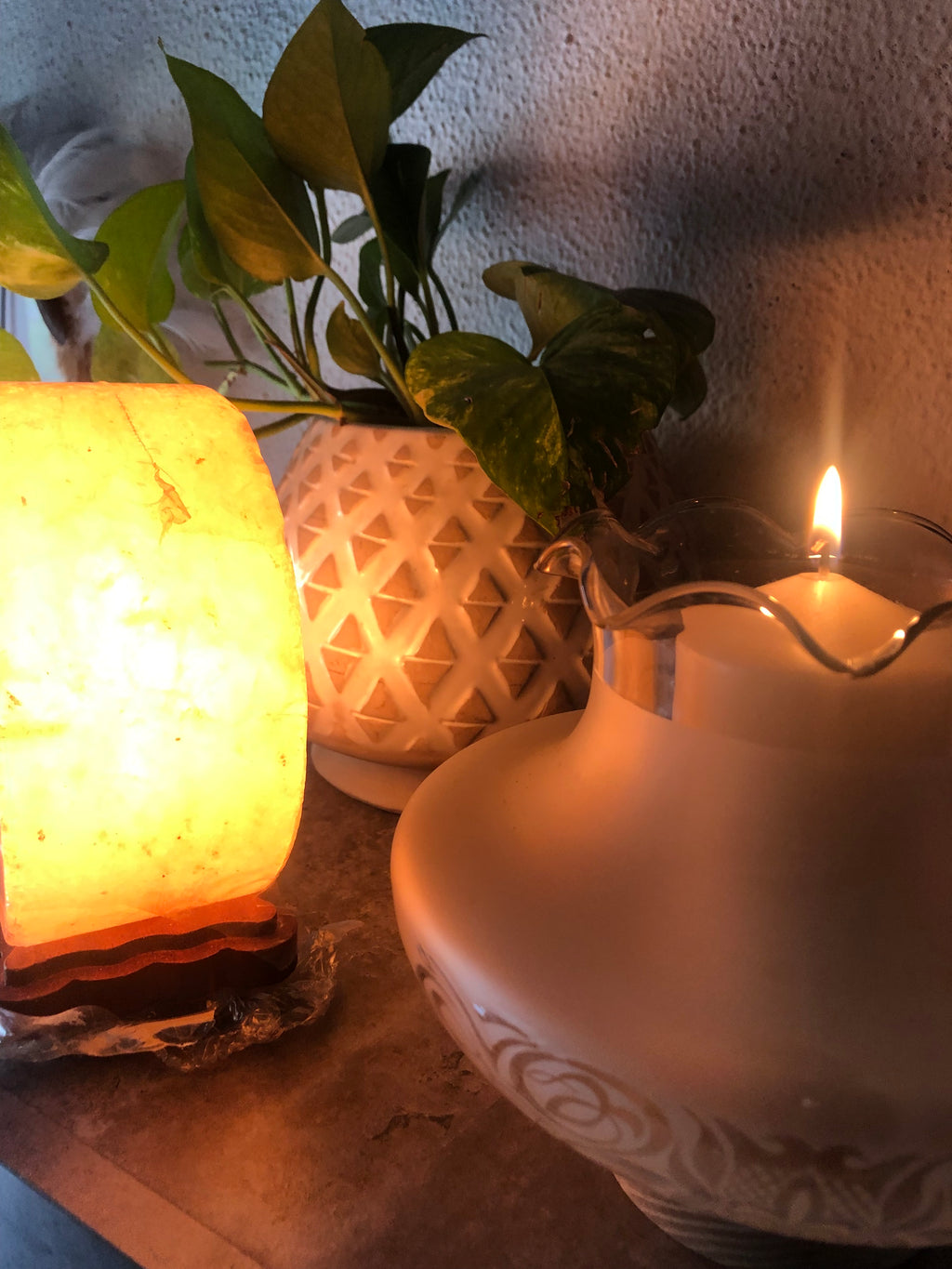 Salzlampe im Monddesign
